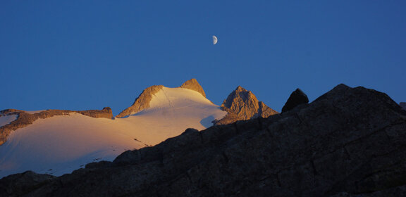 Mond über dem Gabler